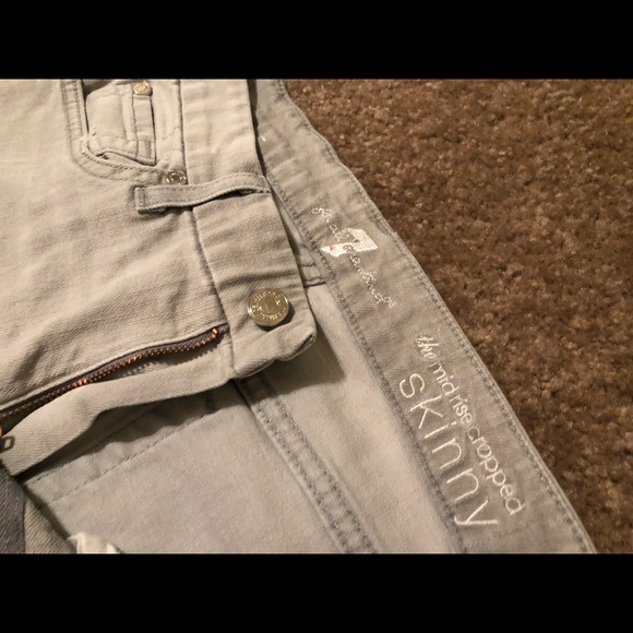 7 For All Man Kind Gray MidRise Cropped Jeans - Picture 4 of 5